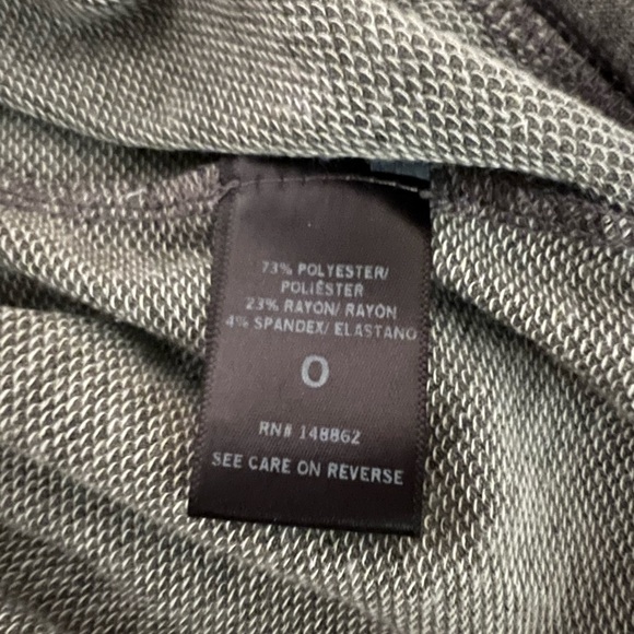 NWOT Torrid cut out v lightweight gray sweatshirt. Size 0. - Picture 3 of 9